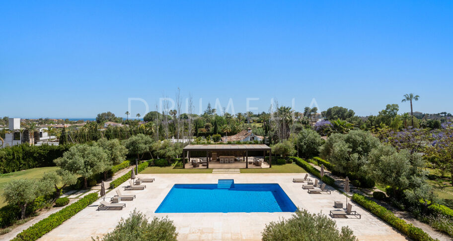 Modern Villa in Immaculate Condition with Luxurious Amenities, Near Guadalmina Alta