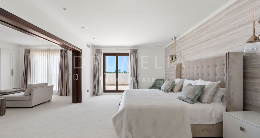 Modern Villa in Immaculate Condition with Luxurious Amenities, Near Guadalmina Alta