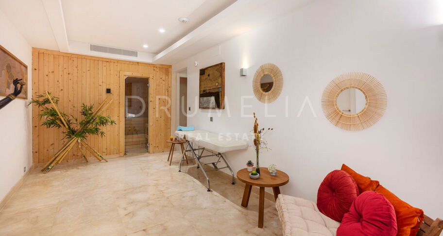 Moderne villa in het prestigieuze El Paraiso met prachtig zeezicht, Marbella