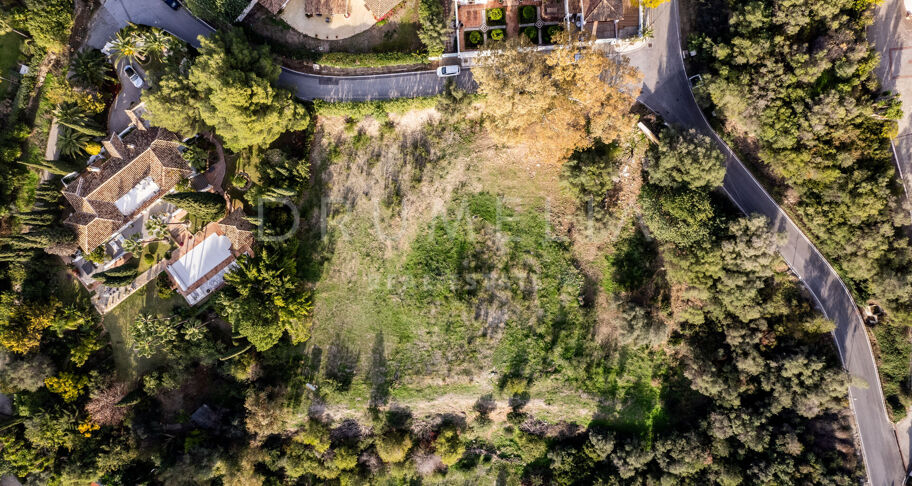 Magnífica Parcela en Puerto de Los Almendros, Benahavís