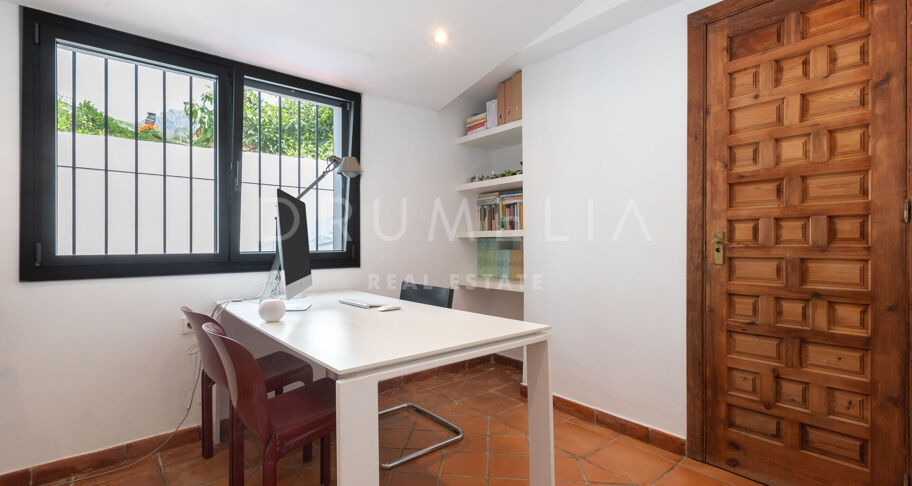 Unikalna willa w stylu architektonicznym na sprzedaż w Nagüeles, Marbella Golden Mile