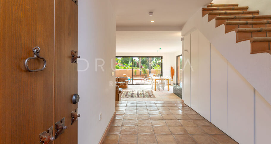 Unikalna willa w stylu architektonicznym na sprzedaż w Nagüeles, Marbella Golden Mile