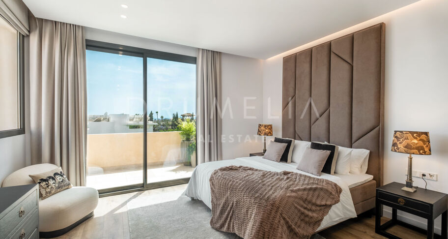 Moderne Villa im ruhigen mediterranen Stil mit Meerblick in Paraiso Alto, Benahavis