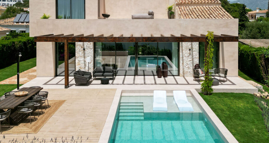 Moderne Villa im ruhigen mediterranen Stil mit Meerblick in Paraiso Alto, Benahavis