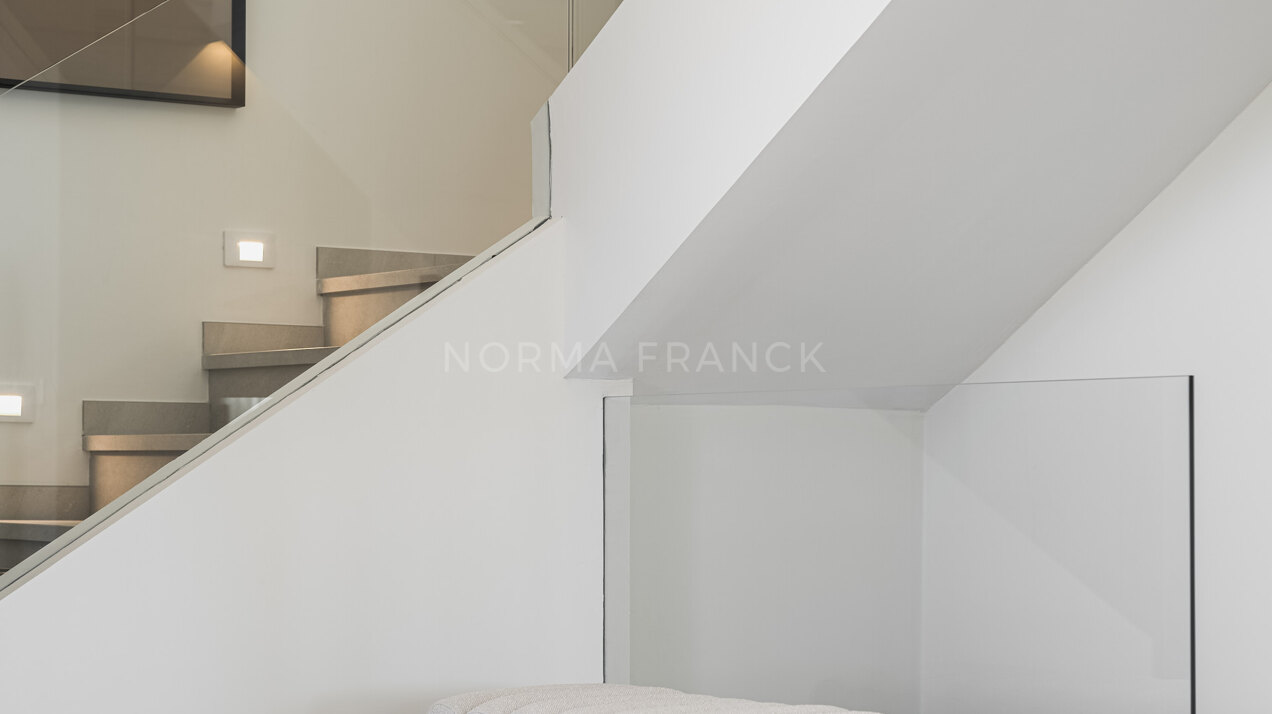 Villa Capri - Scandinavian design villa with stunning golf course views in Nueva Andalucia