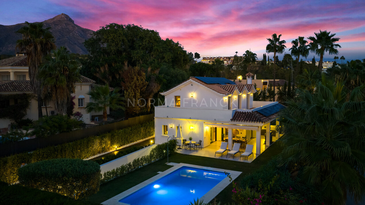 Villa Cisne - Elegant Newly Renovated Villa in Prime Nueva Andalucía
