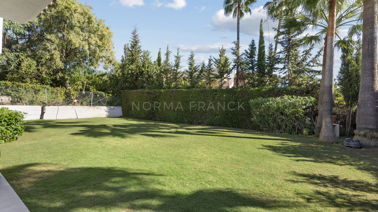 Villa Cisne - Elegant Newly Renovated Villa in Prime Nueva Andalucía