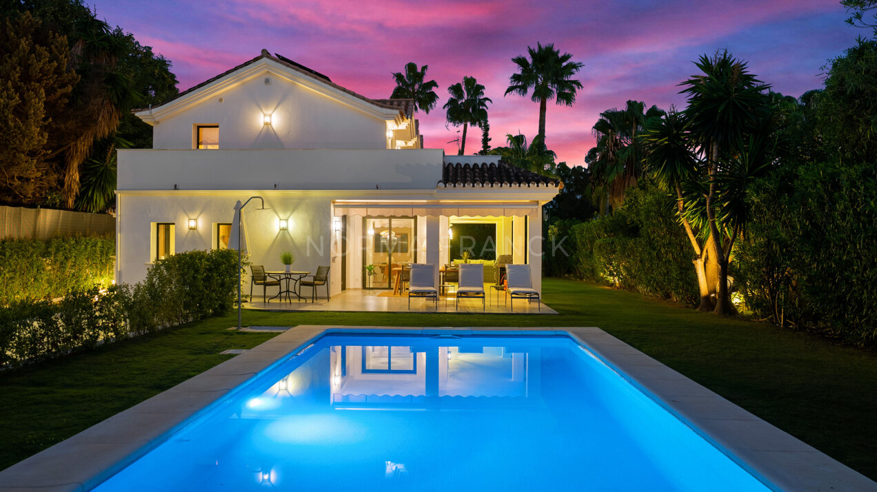 Villa Cisne - Elegant Newly Renovated Villa in Prime Nueva Andalucía