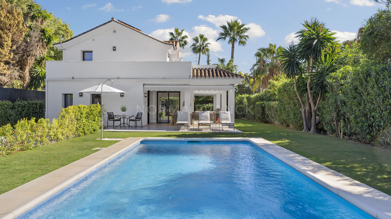 Villa Cisne - Elegant Newly Renovated Villa in Prime Nueva Andalucía