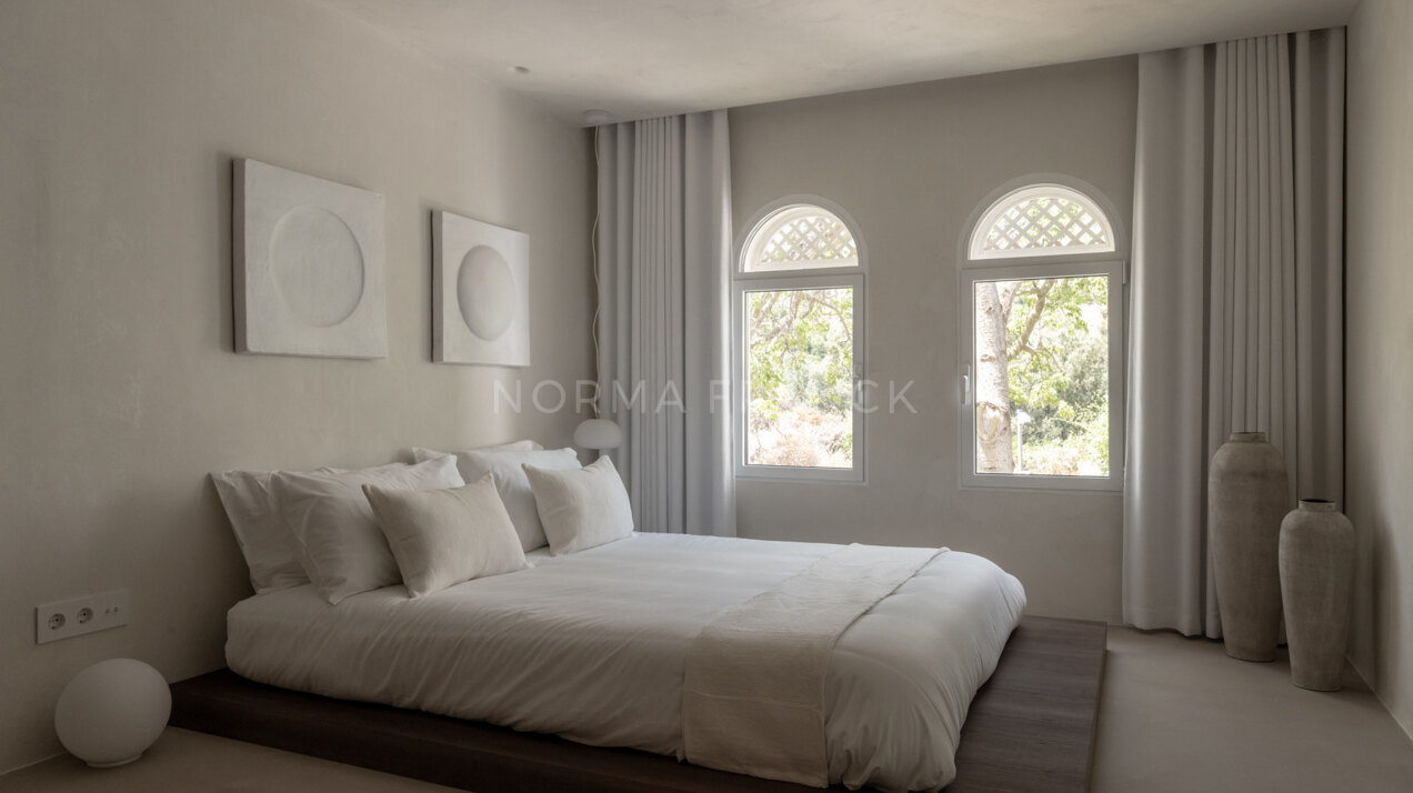 Oia Penthouse - Duplex penthouse with private pool, sea views, and prime Golden Mile location