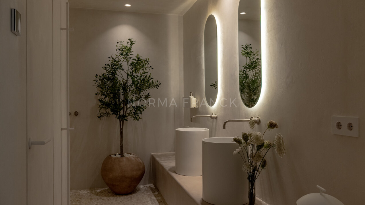 Oia Penthouse - Duplex penthouse with private pool, sea views, and prime Golden Mile location