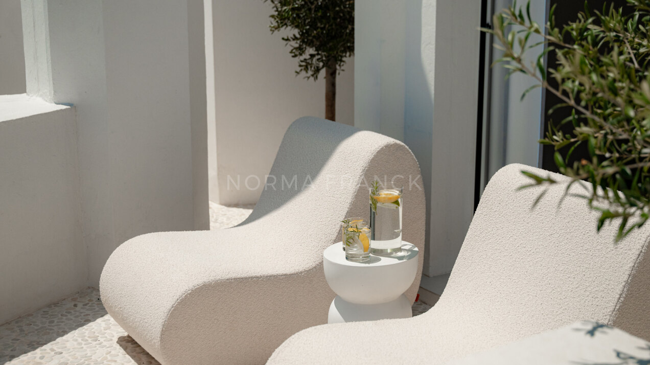 Oia Penthouse - Duplex penthouse with private pool, sea views, and prime Golden Mile location