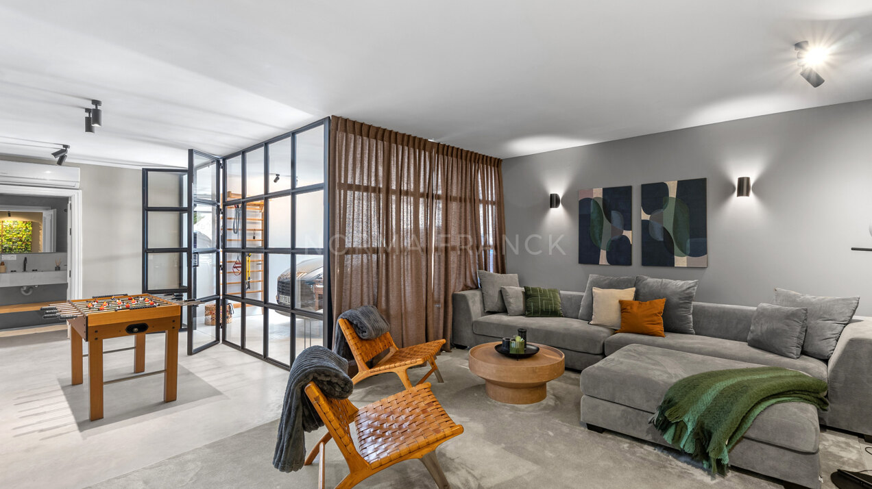 Villa Vera - 5-Bedroom Villa in Nueva Andalucía with Golf Views and Family-Friendly Design