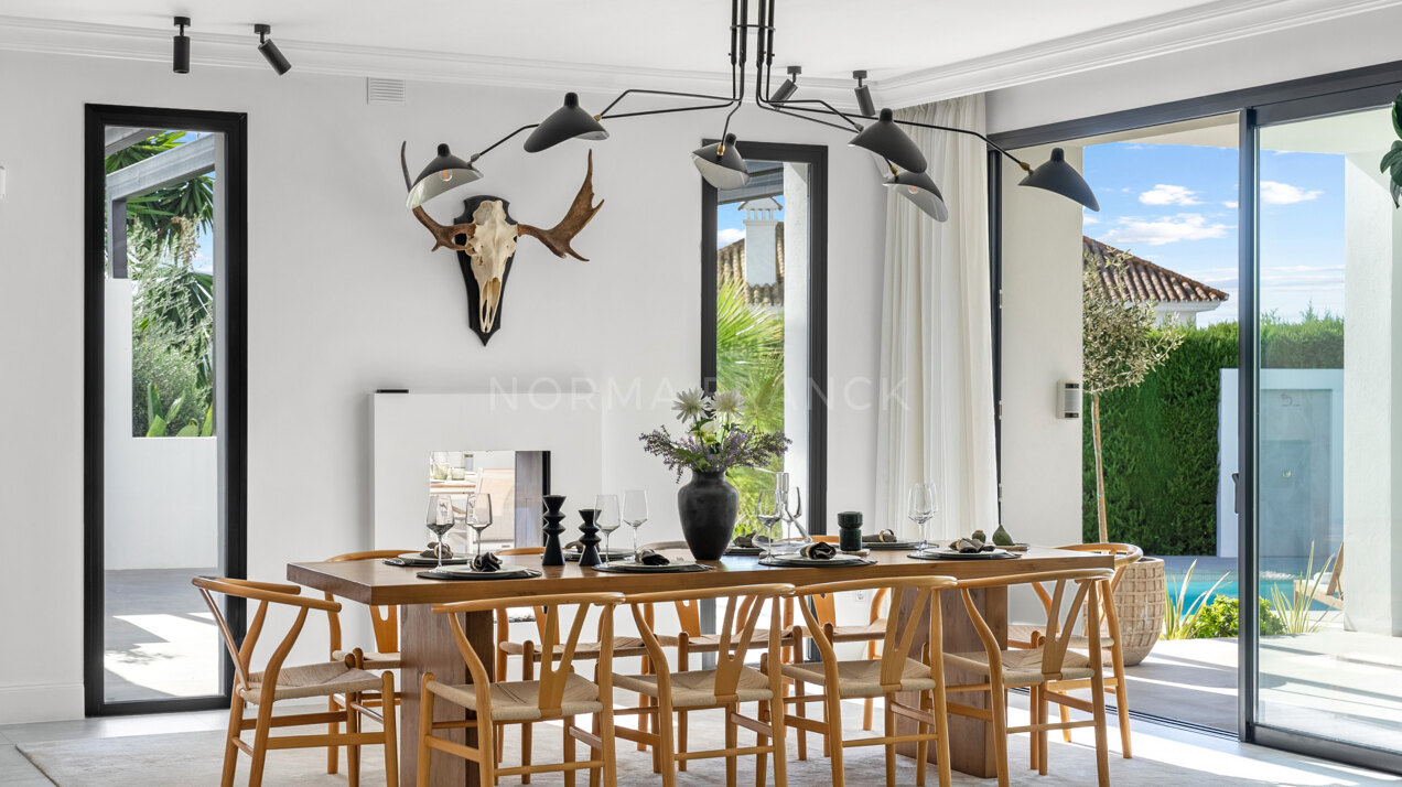 Villa Vera - 5-Bedroom Villa in Nueva Andalucía with Golf Views and Family-Friendly Design