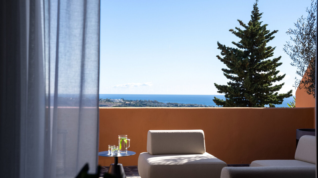 La Cerquilla Penthouse - a spectacular, fully renovated duplex penthouse offering luxury living in one of Nueva Andalucía’s most prestigious gated communities.