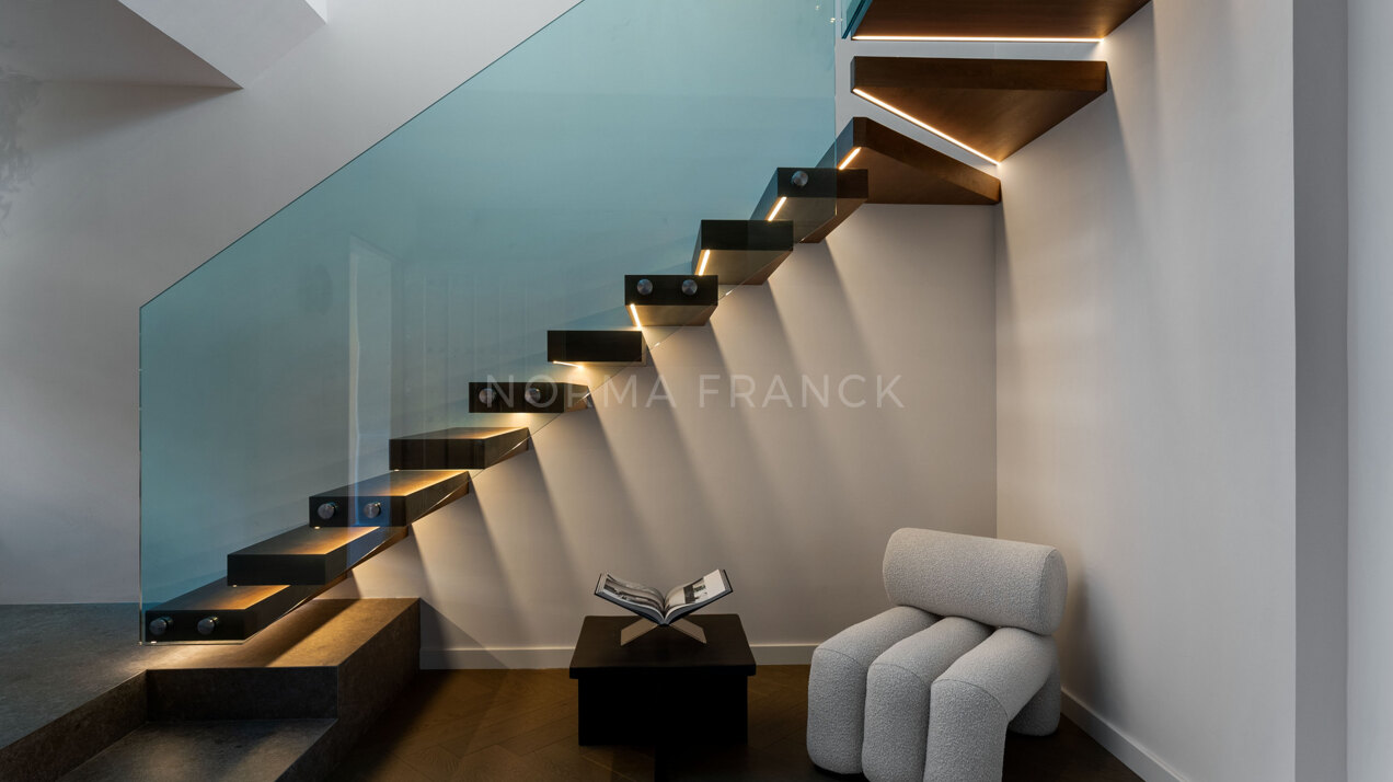 La Cerquilla Penthouse - a spectacular, fully renovated duplex penthouse offering luxury living in one of Nueva Andalucía’s most prestigious gated communities.