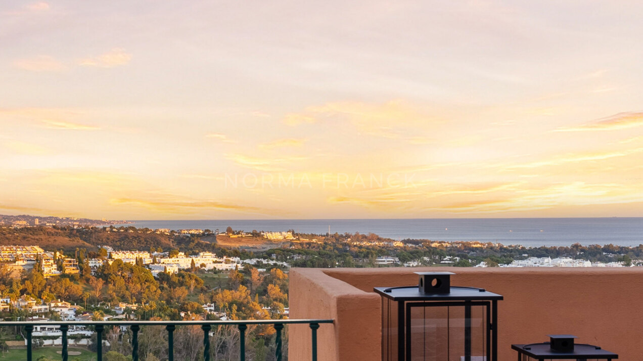 La Cerquilla Penthouse - a spectacular, fully renovated duplex penthouse offering luxury living in one of Nueva Andalucía’s most prestigious gated communities.