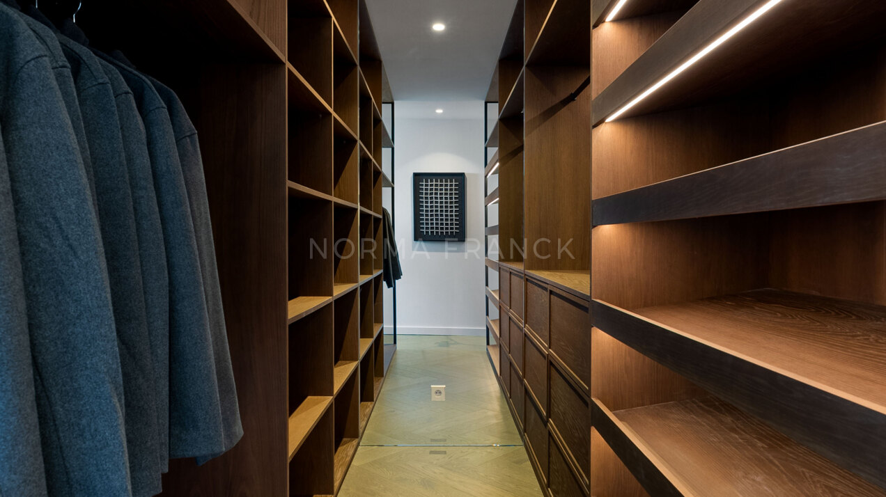 La Cerquilla Penthouse - a spectacular, fully renovated duplex penthouse offering luxury living in one of Nueva Andalucía’s most prestigious gated communities.