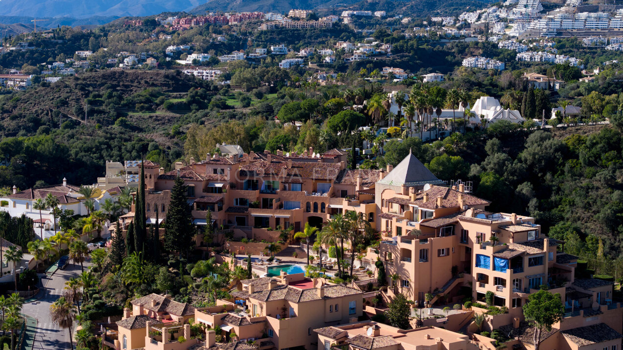 La Cerquilla Penthouse - a spectacular, fully renovated duplex penthouse offering luxury living in one of Nueva Andalucía’s most prestigious gated communities.