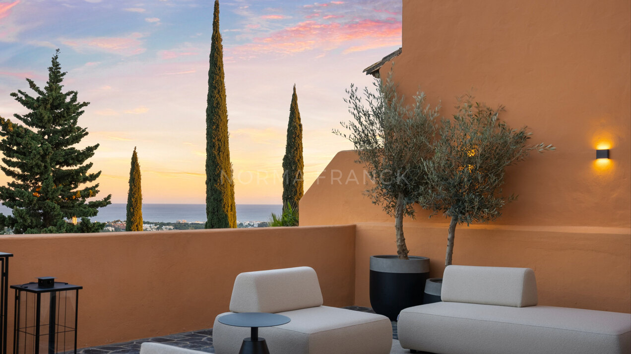 La Cerquilla Penthouse - a spectacular, fully renovated duplex penthouse offering luxury living in one of Nueva Andalucía’s most prestigious gated communities.