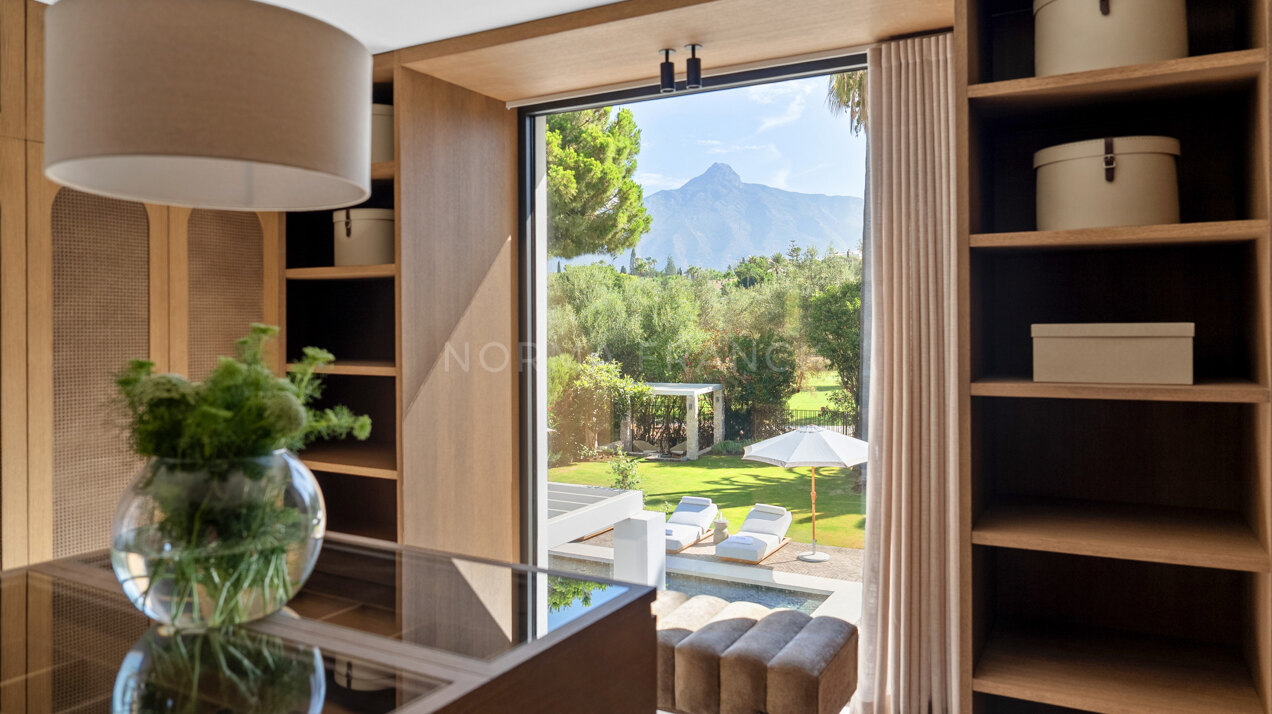 Villa Siena - Architectural masterpiece situated directly on the prestigious Las Brisas golf course