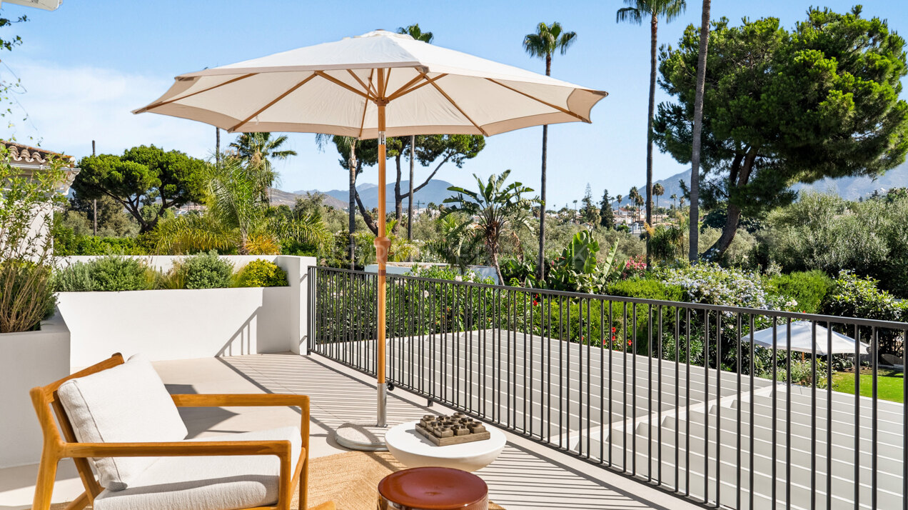 Villa Siena - Architectural masterpiece situated directly on the prestigious Las Brisas golf course