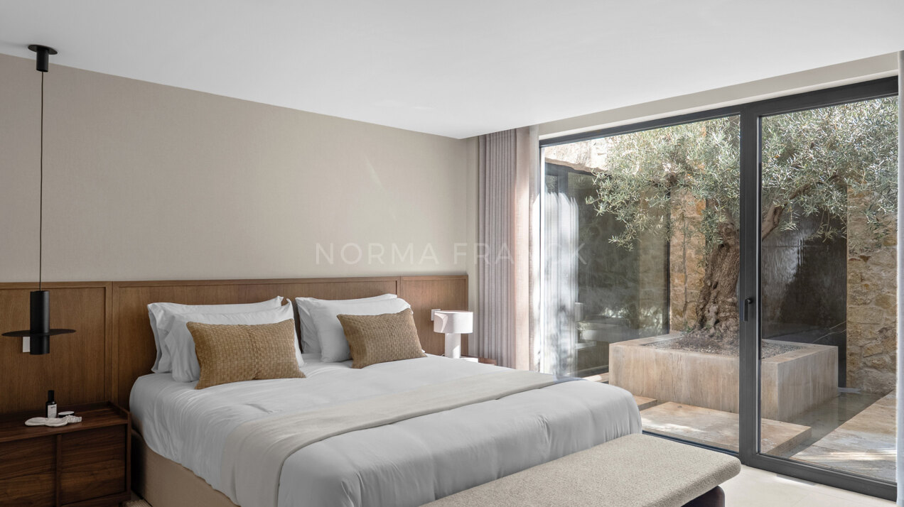 Villa Siena - Architectural masterpiece situated directly on the prestigious Las Brisas golf course