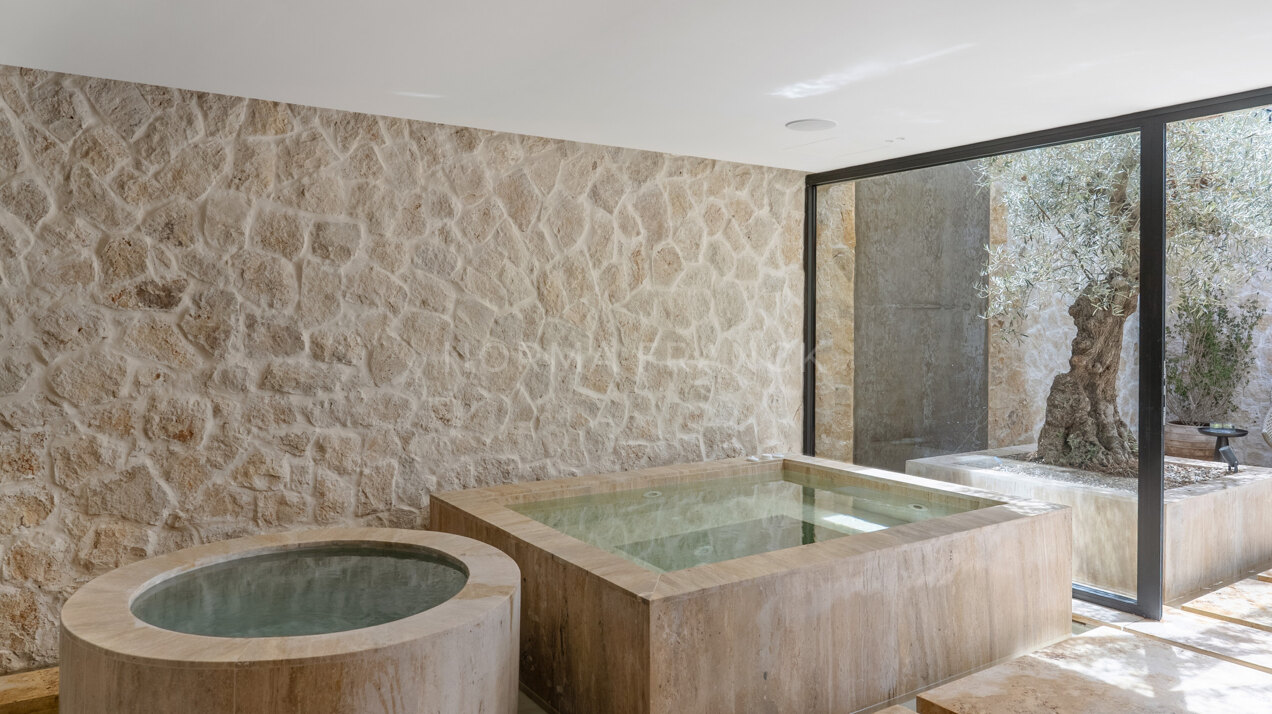 Villa Siena - Architectural masterpiece situated directly on the prestigious Las Brisas golf course