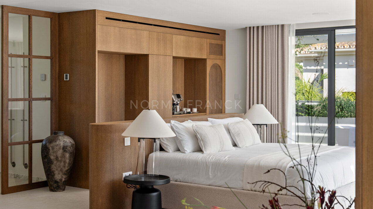 Villa Siena - Architectural masterpiece situated directly on the prestigious Las Brisas golf course