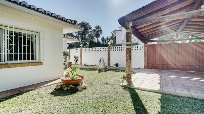 Villa for sale in Calahonda, Mijas Costa