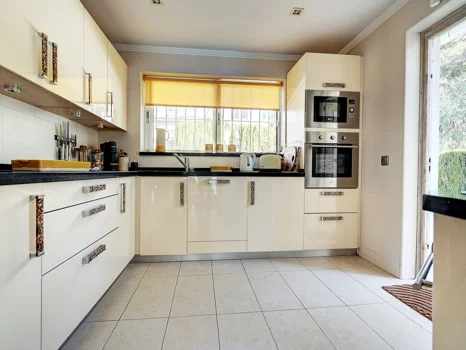Villa for sale in Calahonda, Mijas Costa