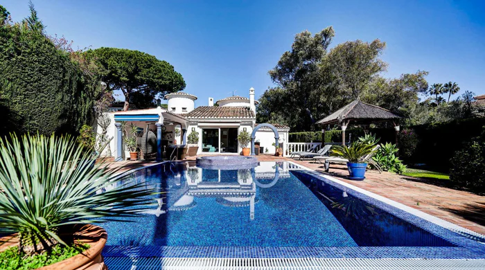 Villa for sale in Calahonda, Mijas Costa