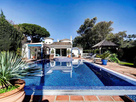 Villa for sale in Calahonda, Mijas Costa
