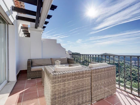 Penthouse for sale in Calahonda, Mijas Costa