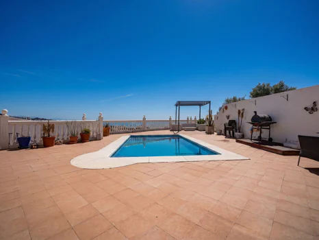 Villa for sale in Torreblanca, Fuengirola