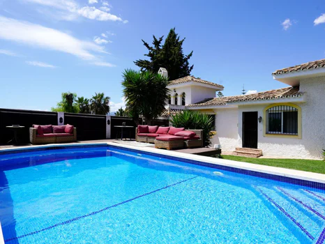 Villa for sale in Sierrezuela, Mijas Costa