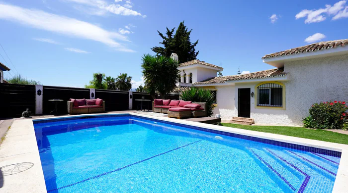 Villa for sale in Sierrezuela, Mijas Costa