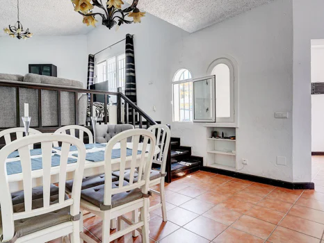 Villa for sale in Sierrezuela, Mijas Costa