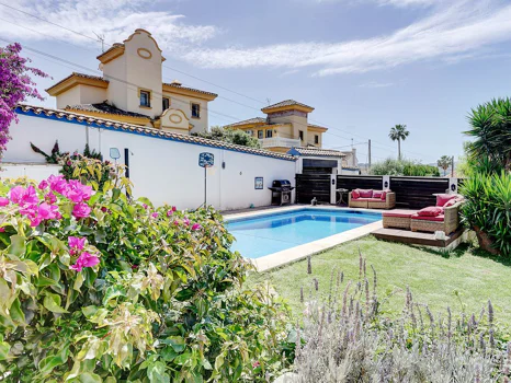 Villa for sale in Sierrezuela, Mijas Costa