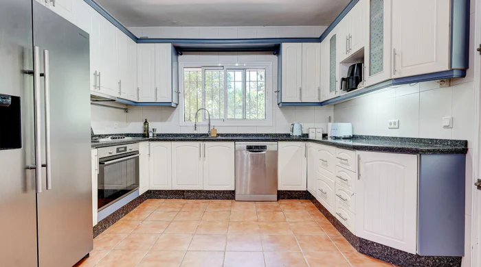 Villa for sale in Sierrezuela, Mijas Costa