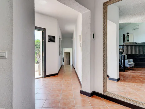 Villa for sale in Sierrezuela, Mijas Costa