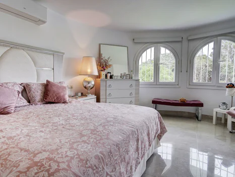 Villa for sale in Mijas