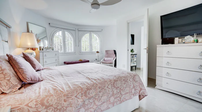 Villa for sale in Mijas