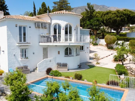 Villa for sale in Mijas