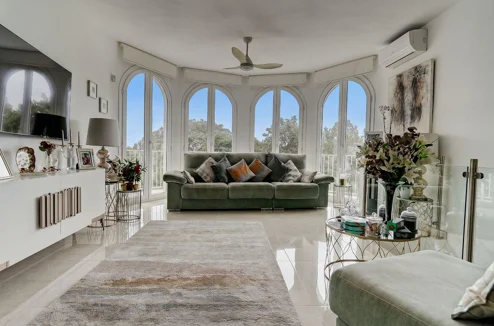 Villa for sale in Mijas