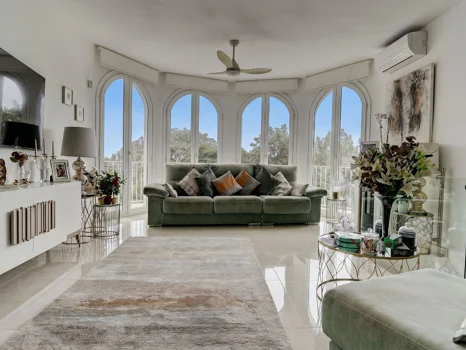Villa for sale in Mijas
