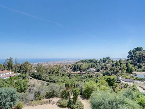 Villa for sale in Mijas