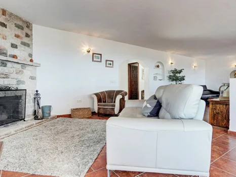 Villa for sale in Mijas