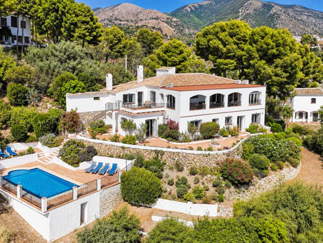 Villa for sale in Mijas