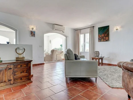 Villa for sale in Mijas